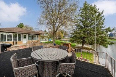 Paw Paw Lake Home For Sale in Coloma Michigan