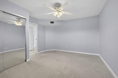 Beautifully remodeled, turnkey 2nd-floor condo in the highly - photo 13