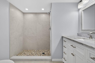 Beautifully remodeled, turnkey 2nd-floor condo in the highly - photo 14