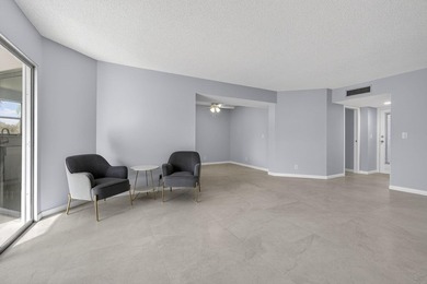 Beautifully remodeled, turnkey 2nd-floor condo in the highly - photo 23