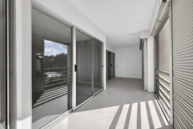Beautifully remodeled, turnkey 2nd-floor condo in the highly - photo 32