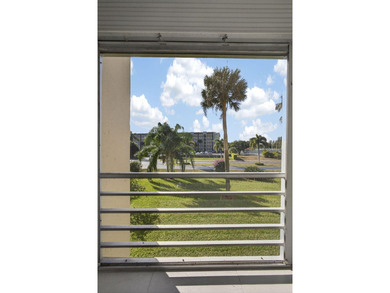 Beautifully remodeled, turnkey 2nd-floor condo in the highly - photo 34