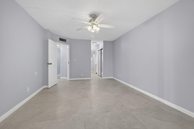 Beautifully remodeled, turnkey 2nd-floor condo in the highly - photo 40