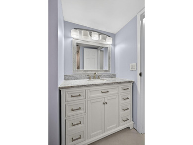 Beautifully remodeled, turnkey 2nd-floor condo in the highly - photo 46