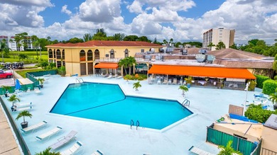 Beautifully remodeled, turnkey 2nd-floor condo in the highly - photo 48