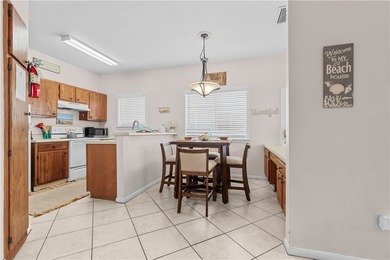 Cozy Coastal One-Bedroom Condo - Prime Beachside Location! This - photo 11