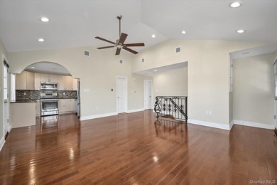 SPACIOUS DETACHED TWO-FAMILY REBUILT IN YEAR 2018 ! Rare - photo 11