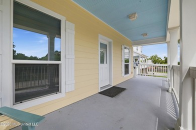 Just 1/2 mile from the beach, this adorable 4-year-young cottage - photo 12