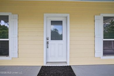 Just 1/2 mile from the beach, this adorable 4-year-young cottage - photo 13