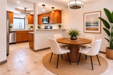 Rarely available south-facing loft featuring a private rooftop - photo 4