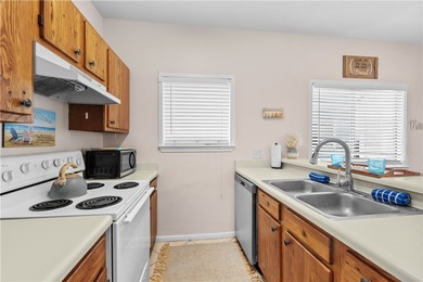 Cozy Coastal One-Bedroom Condo - Prime Beachside Location! This - photo 15