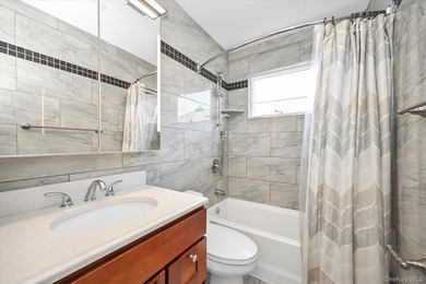 SPACIOUS DETACHED TWO-FAMILY REBUILT IN YEAR 2018 ! Rare - photo 15