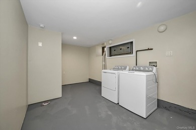 SPACIOUS DETACHED TWO-FAMILY REBUILT IN YEAR 2018 ! Rare - photo 17