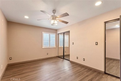 Rarely available south-facing loft featuring a private rooftop - photo 9