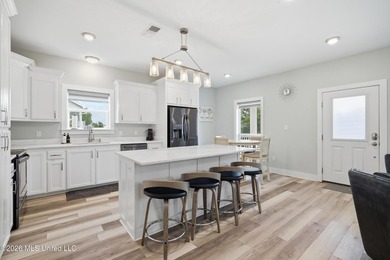 Just 1/2 mile from the beach, this adorable 4-year-young cottage - photo 23