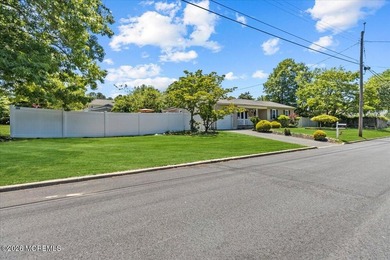 Welcome to this beautifully maintained 4-bedroom, 2-bath ranch - photo 5
