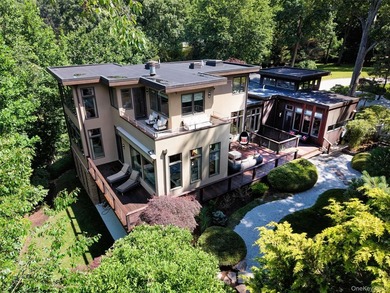 KoiHaus, a mid-century modern home on 3.16 acres, tucked away on - photo 4