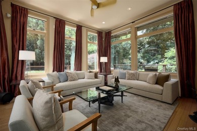KoiHaus, a mid-century modern home on 3.16 acres, tucked away on - photo 7