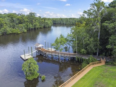 Welcome to this beautifully maintained 3-bedroom, 2.5-bath - photo 3