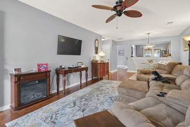 Welcome to this beautifully maintained 3-bedroom, 2.5-bath - photo 8