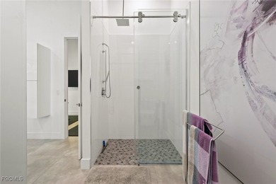 Ultra-Luxury, custom built, DIRECT GULF ACCESS, infinity edge - photo 11