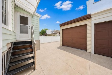 Introducing this beautiful semi-detached one-family brick home - photo 12