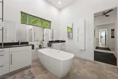 Ultra-Luxury, custom built, DIRECT GULF ACCESS, infinity edge - photo 12