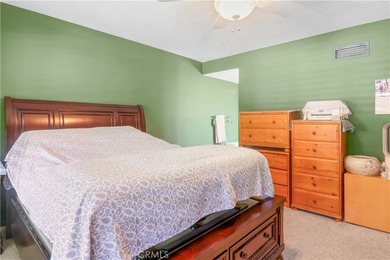 This well-maintained and stunning two-bedroom, two-bathroom - photo 12