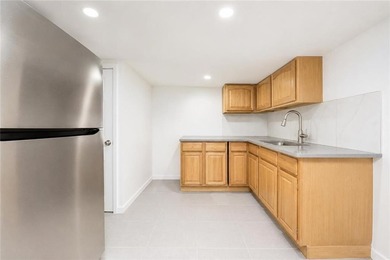 Introducing this beautiful semi-detached one-family brick home - photo 13