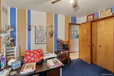 Ranch home with gorgeous views of Thompson Lake! 3 bedrooms, 2 - photo 14