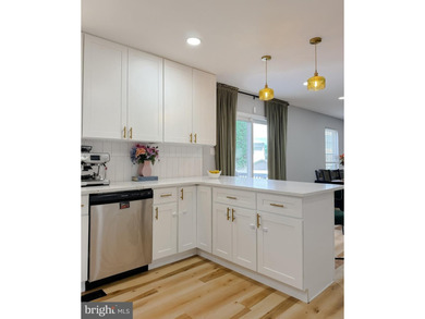 If you've been searching for a home with a truly contemporary - photo 15