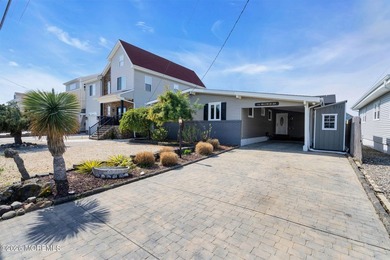This Very Well-Maintained Waterfront Home offers a desirable - photo 5
