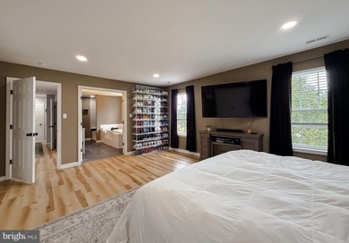 If you've been searching for a home with a truly contemporary - photo 28