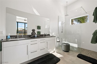 Ultra-Luxury, custom built, DIRECT GULF ACCESS, infinity edge - photo 30