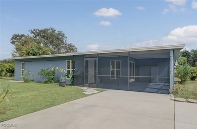 Caloosahatchee River Home Sale Pending in Fort Myers Florida