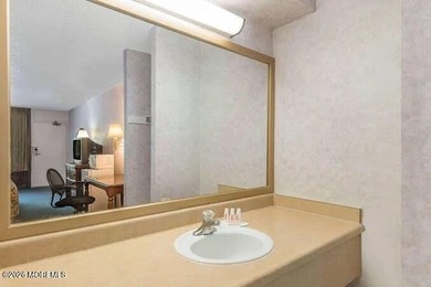 Opportunity to acquire a full-service hospitality asset 102 Keys - photo 9