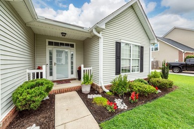 Enjoy easy, one-story living in this beautifully maintained home - photo 3