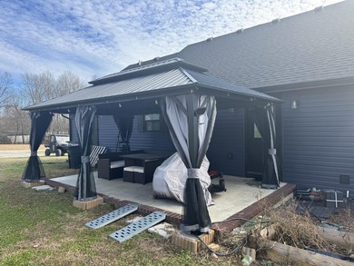 Welcome to this spacious home at 303 Sonny Aaron Dr, Jamestown! - photo 2