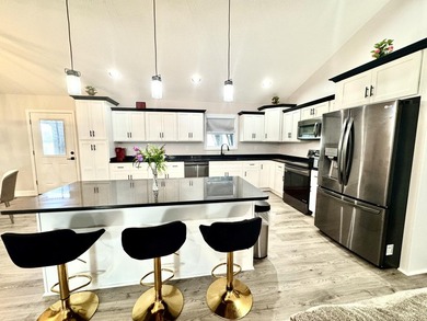 Welcome to this spacious home at 303 Sonny Aaron Dr, Jamestown! - photo 5
