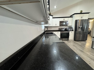 Welcome to this spacious home at 303 Sonny Aaron Dr, Jamestown! - photo 6