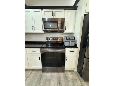 Welcome to this spacious home at 303 Sonny Aaron Dr, Jamestown! - photo 8