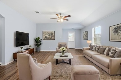 Welcome to a charming home that blends comfort and functionality - photo 4