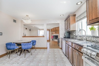 Welcome to 115 Abingdon Avenue! This beautiful 2-family - photo 12