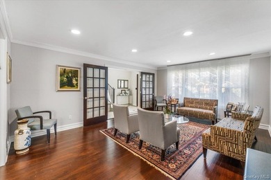 Bright and spacious Colonial, impeccably maintained and - photo 8