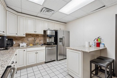 Professional office space in high traffic area with excellent - photo 28