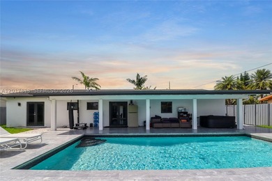 Welcome home to this meticulously renovated 4-bedroom - photo 3