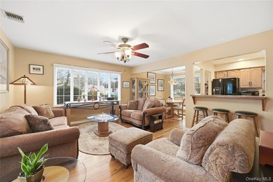 Welcome to this well-maintained 3-bedroom, 3-bath split-level - photo 11