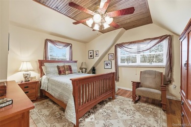 Welcome to this well-maintained 3-bedroom, 3-bath split-level - photo 12