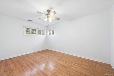 Welcome to this well-maintained 3-bedroom, 3-bath split-level - photo 15