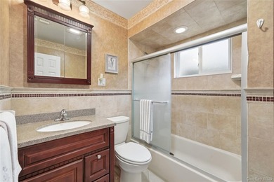 Welcome to this well-maintained 3-bedroom, 3-bath split-level - photo 16